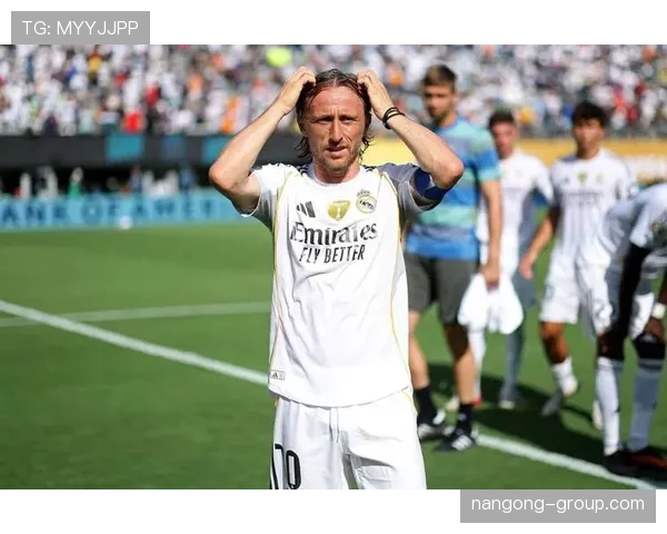 在控球体系下莫德里奇与克罗斯组织分散趋势明显