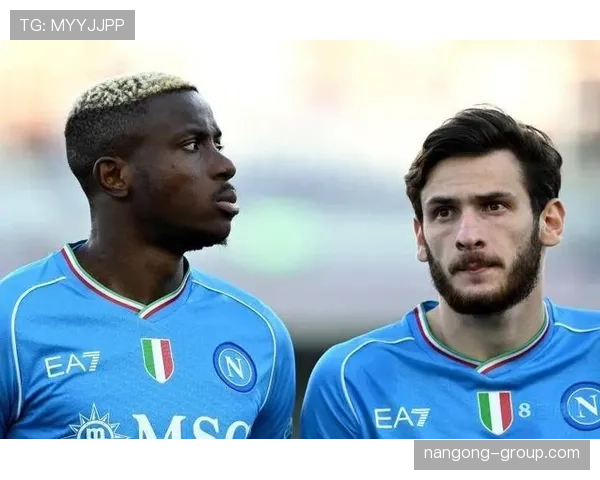 奥斯梅恩对阵顶级中卫时如何发挥身体优势