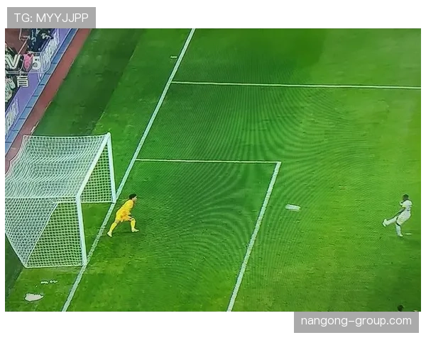 守门员扑点球规则拆解：起跳时机和移动范围详解