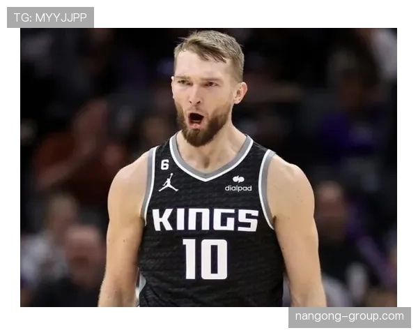 萨博尼斯无球策应改变国王进攻结构