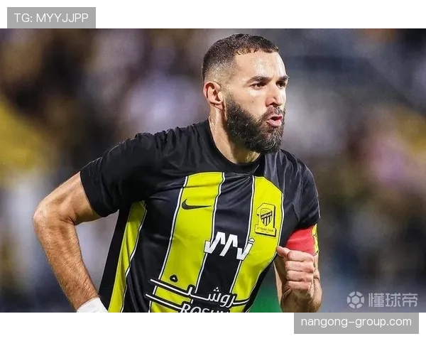 本泽马离开皇马决策评估：战术角色与团队转型适配性